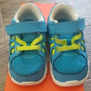 Toddler girls Nike running shoes